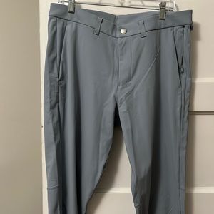 Lululemon men’s commission pant size 34 helped to 29 inch length. Light blue